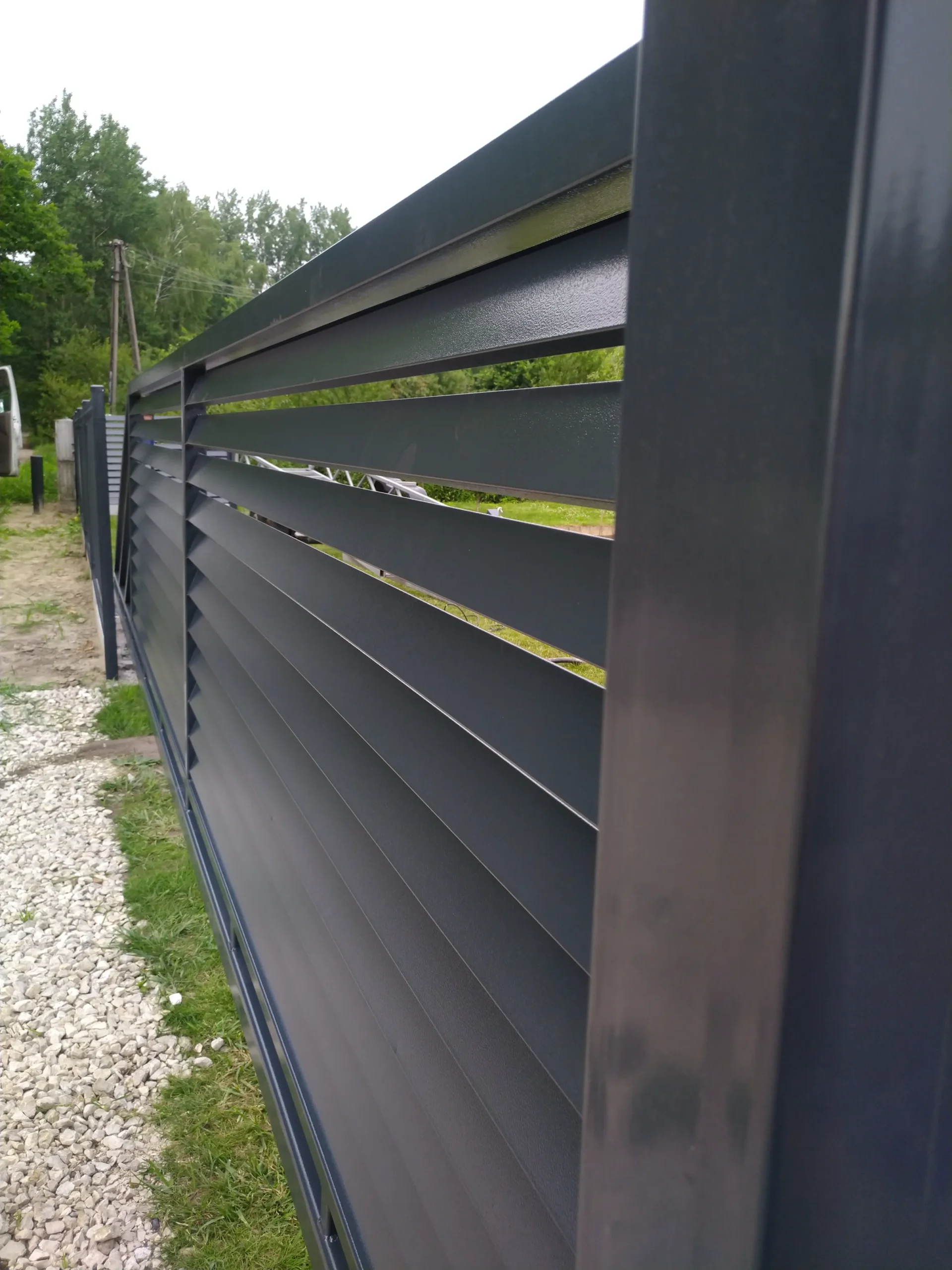 zdjęcie - ogrodzenie żaluzjowe