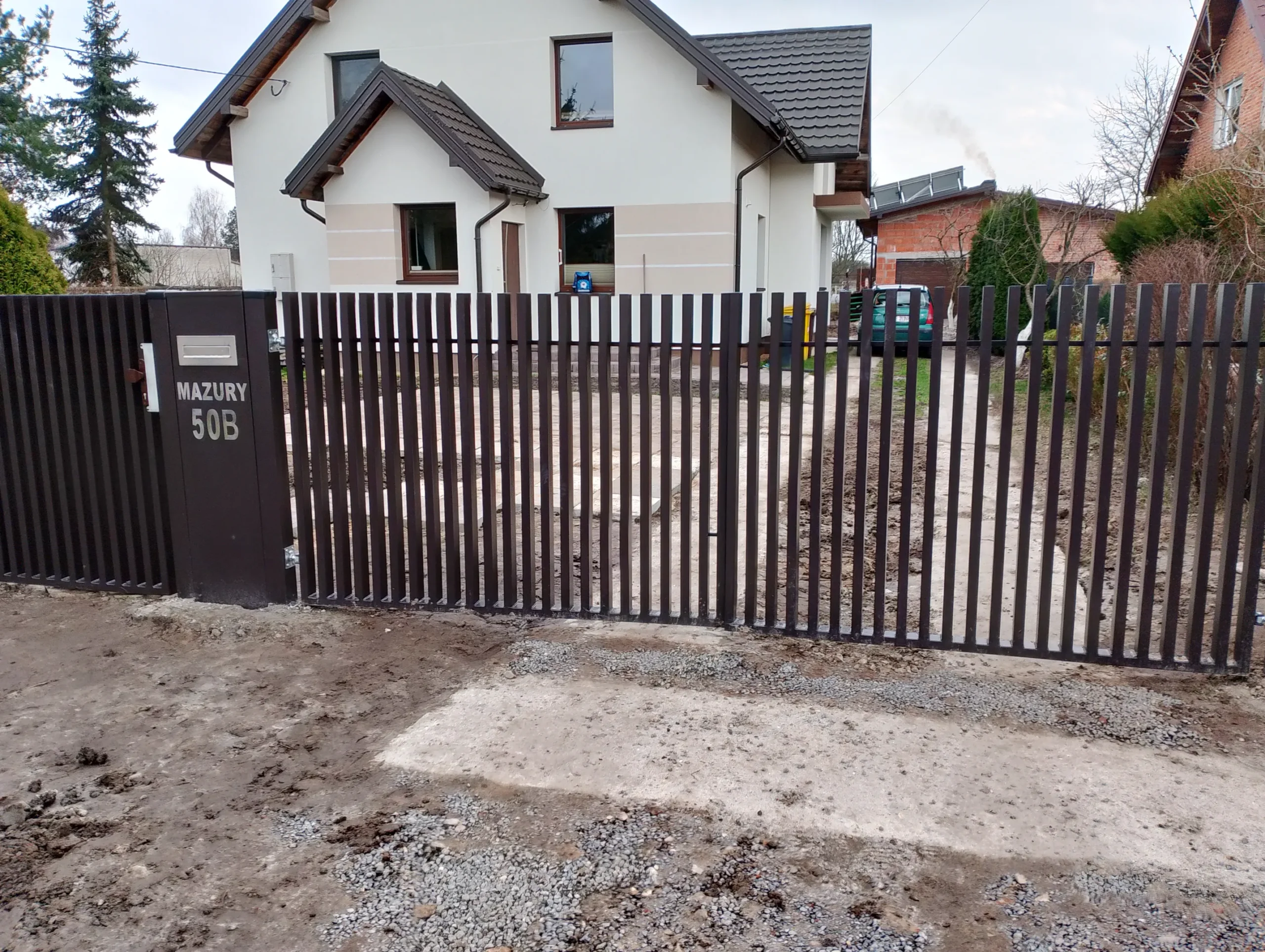 zdjęcie - ogrodzenie grzebieniowe