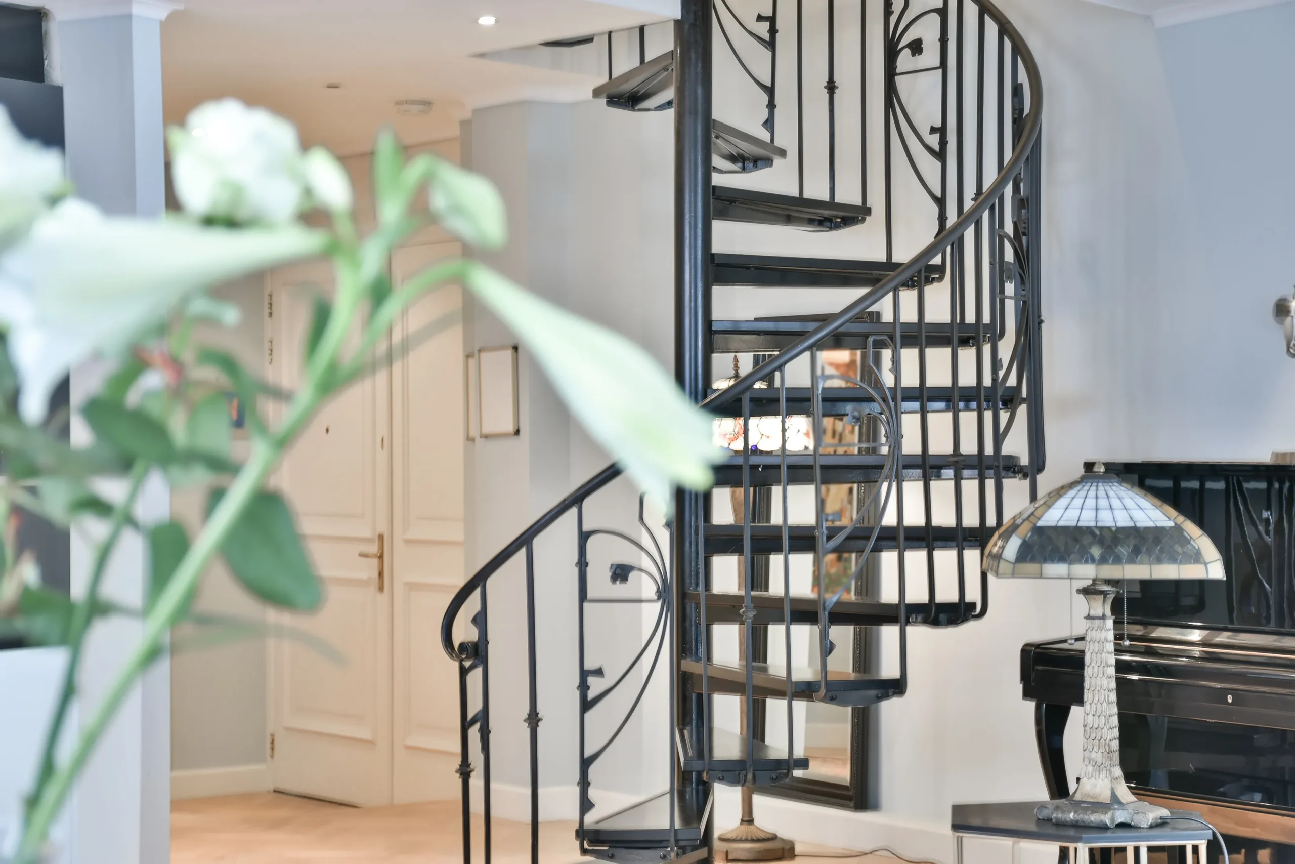 zdjęcie - schody metalowe